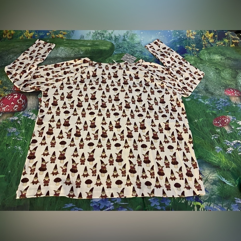 Kate Quinn Long Sleeve Relaxed Raglan Top, Gnomes, XL, NWT - Picture 7 of 7